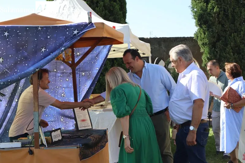 Foto 6 - Cerca de 40 puestos llenan de artesan&iacute;a y productos tradicionales el Mercado Medieval de Alba de Tormes