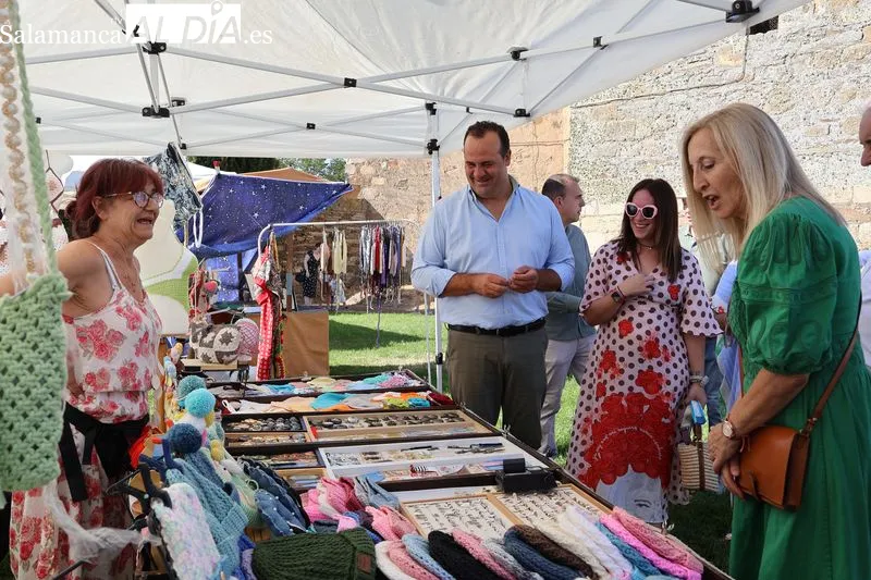 Foto 9 - Cerca de 40 puestos llenan de artesan&iacute;a y productos tradicionales el Mercado Medieval de Alba de Tormes