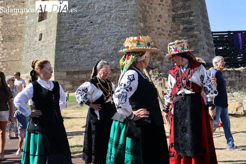 Foto 10 - Cerca de 40 puestos llenan de artesan&iacute;a y productos tradicionales el Mercado Medieval de Alba de Tormes