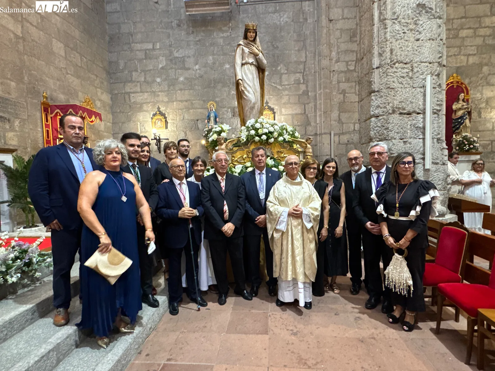 Foto 6 - Santa Mar&iacute;a Reina vuelve a recorrer las calles de Pe&ntilde;aranda en su d&iacute;a grande como patrona