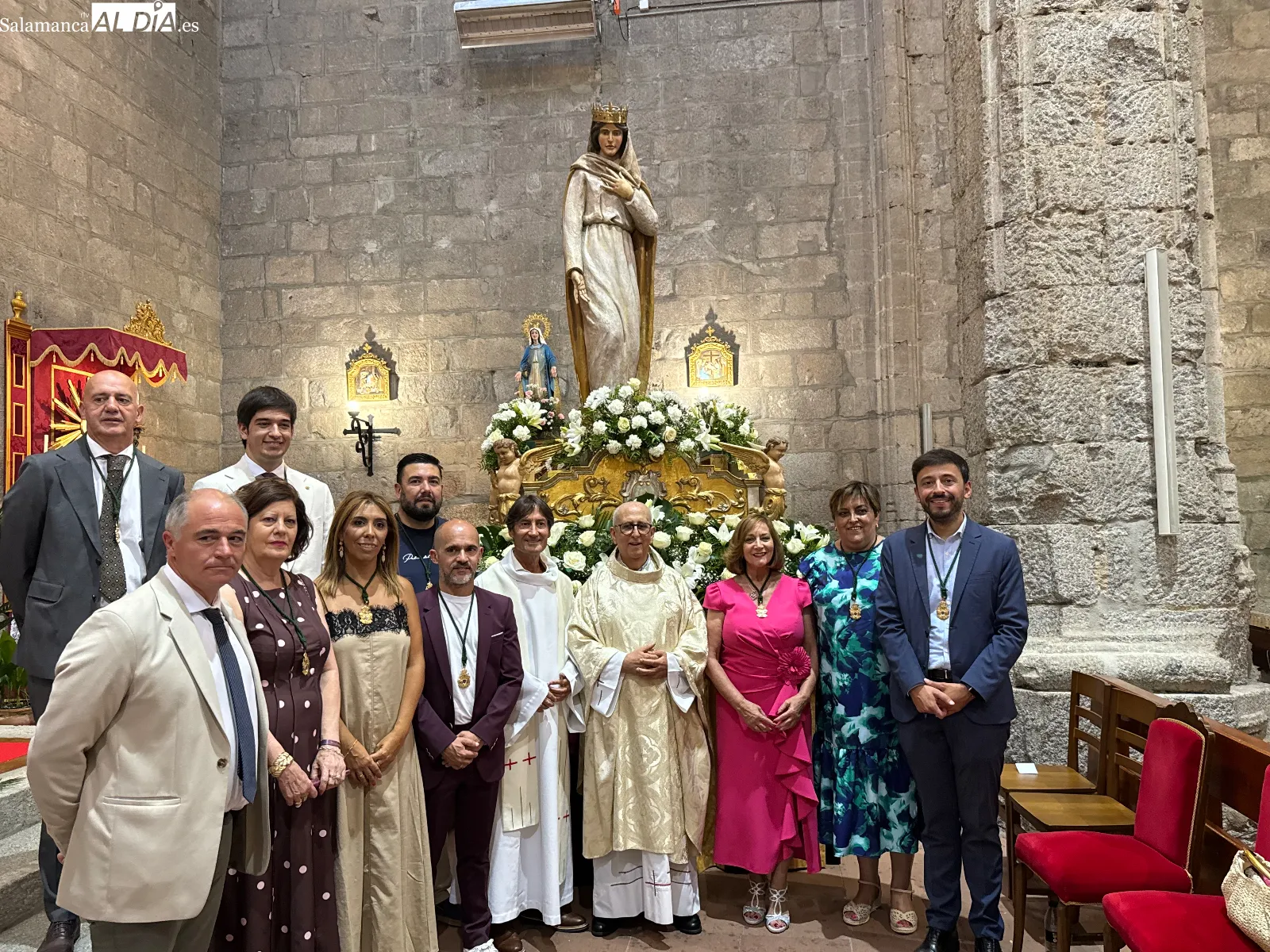 Foto 5 - Santa Mar&iacute;a Reina vuelve a recorrer las calles de Pe&ntilde;aranda en su d&iacute;a grande como patrona