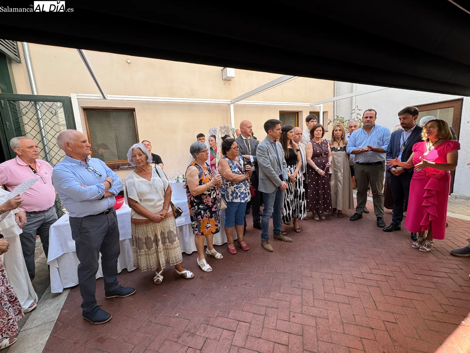 Foto 7 - Carmen &Aacute;vila apela a la uni&oacute;n de los alcaldes y reclama servicios de calidad, bomberos profesionales y m&aacute;s Guardia Civil para el medio rural en la recepci&oacute;n de las Ferias y Fiestas