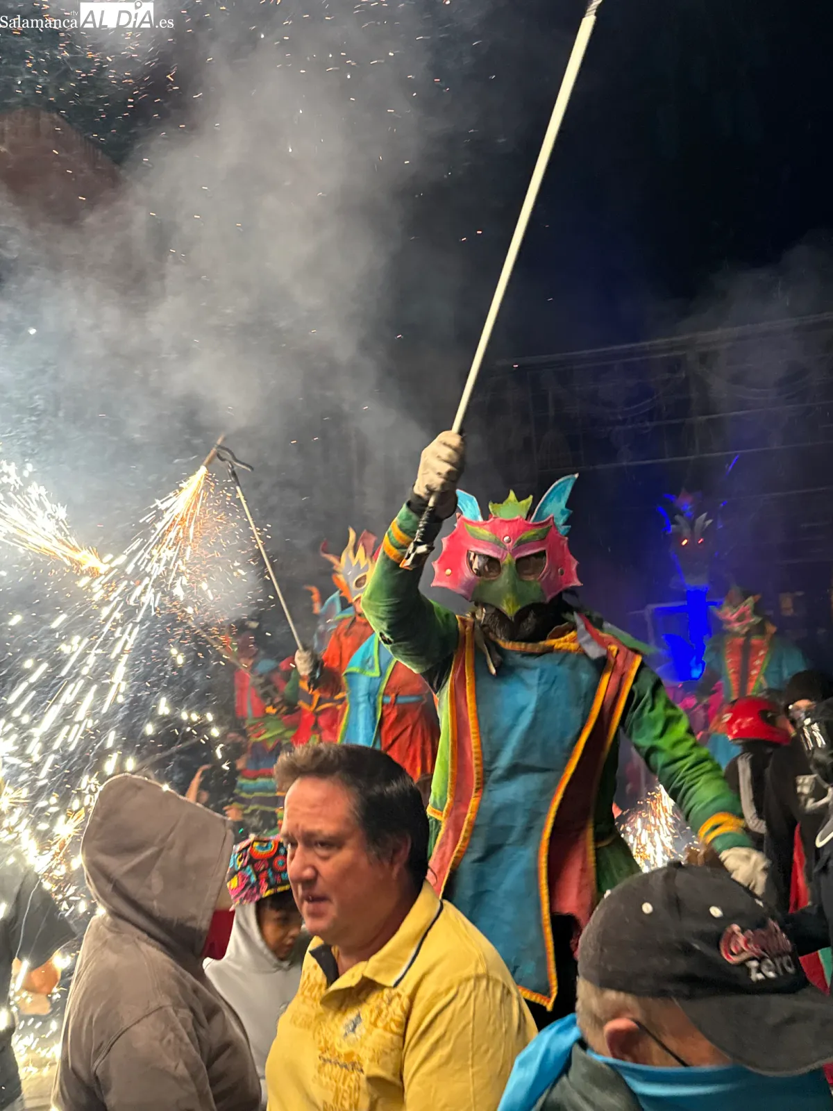 Foto 10 - Una multitudinaria noche de fuego y p&oacute;lvora pone el broche a las Ferias y Fiestas 2026