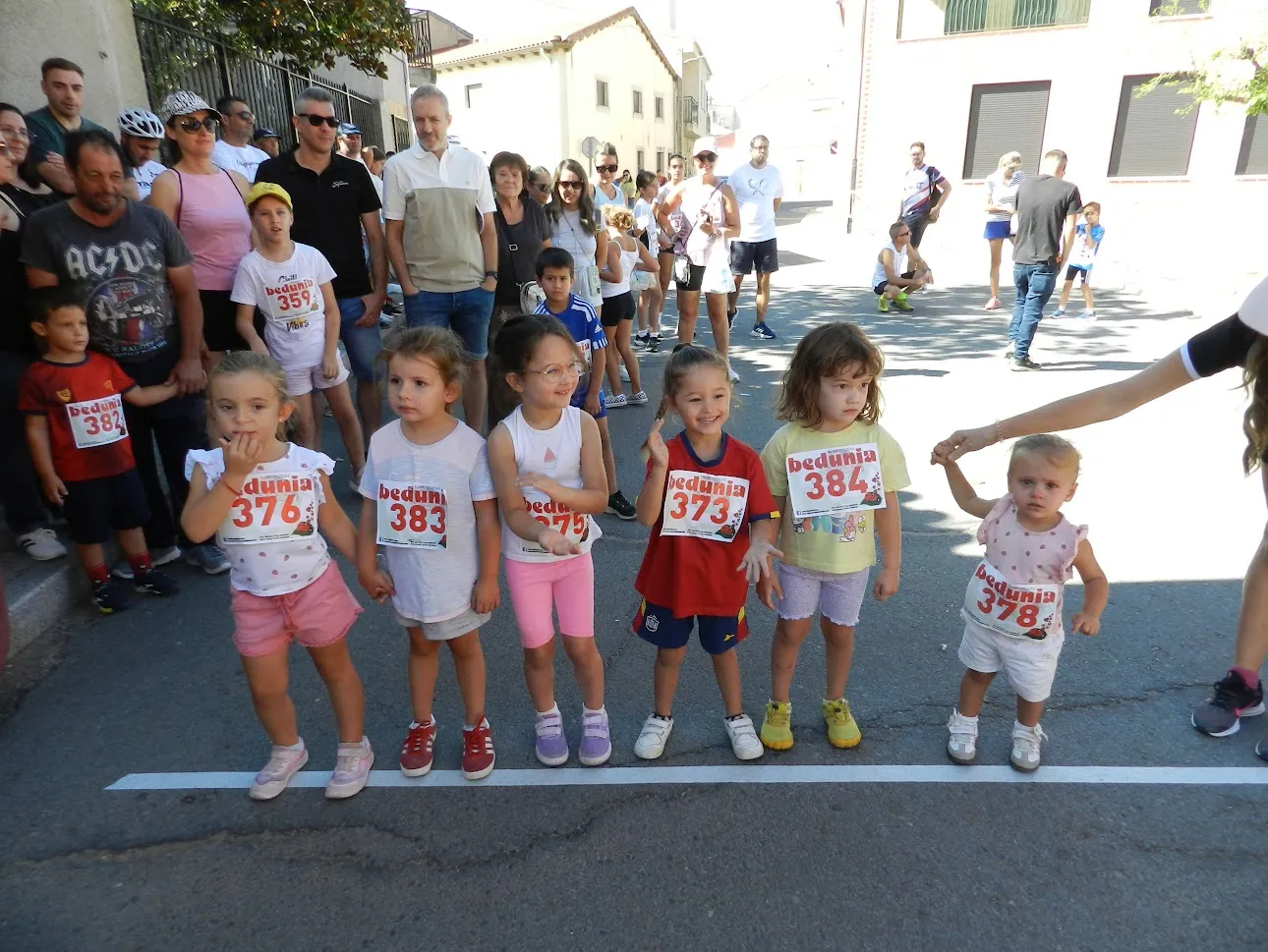 Foto 6 - Juan Bueno y Ver&oacute;nica Rodr&iacute;guez se llevan la XI Carrera Popular Solidaria Virgen de la Vega de Villoria