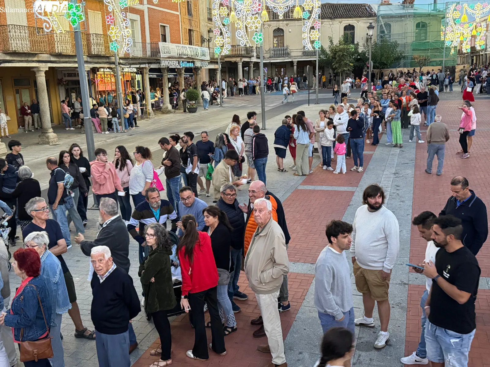 Foto 11 - Pe&ntilde;aranda baja el tel&oacute;n de sus fiestas con cerca de 4.000 raciones de guiso de novillo y un ambiente multitudinario