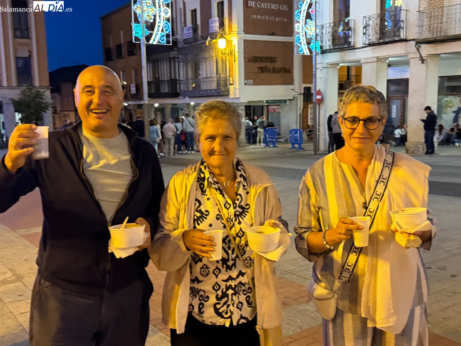 Foto 2 - Pe&ntilde;aranda baja el tel&oacute;n de sus fiestas con cerca de 4.000 raciones de guiso de novillo y un ambiente multitudinario