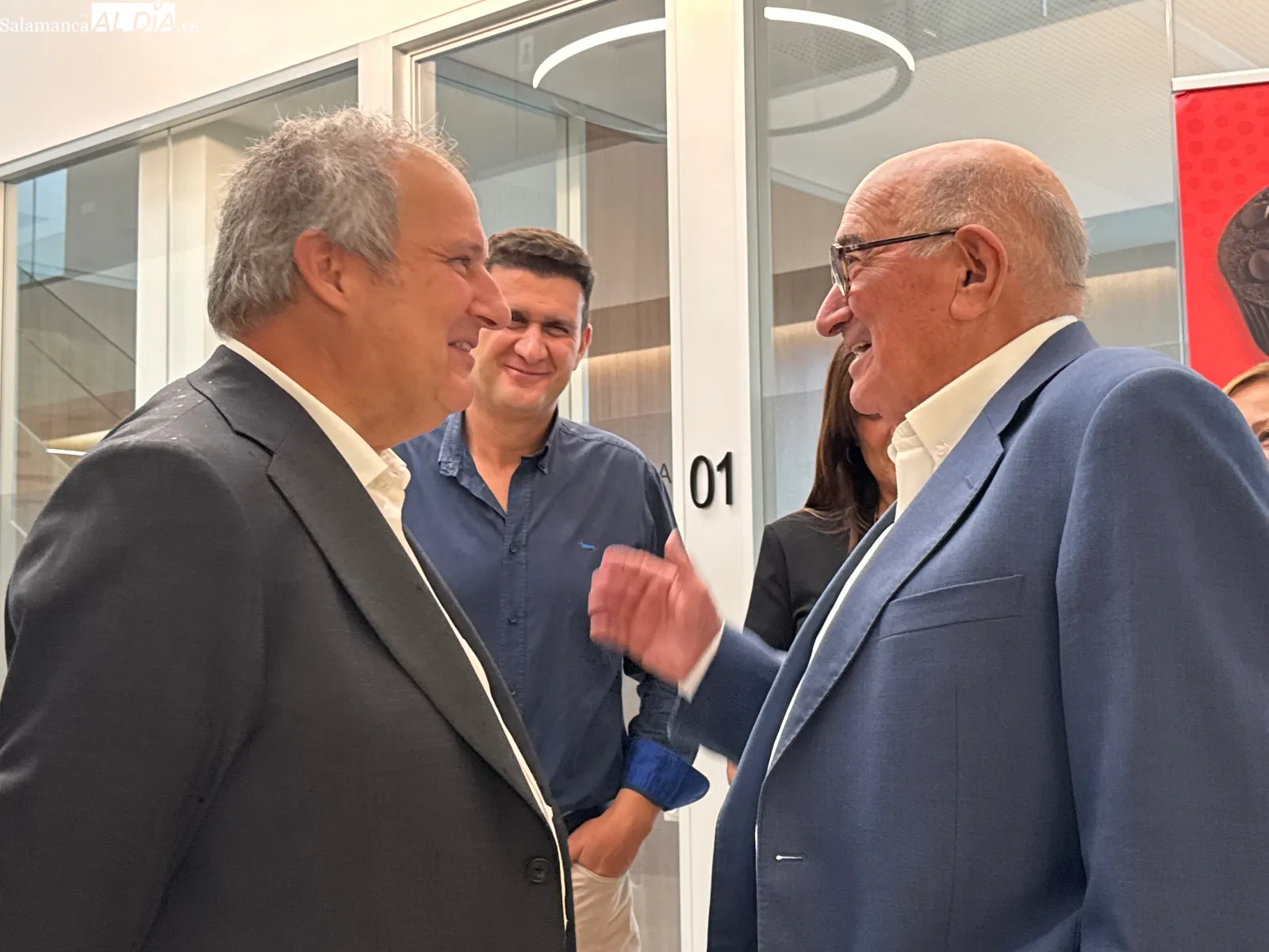 Foto 4 - El ministro Jordi Hereu, sorprendido en su visita a Pe&ntilde;aranda y destaca a Dulca como "magn&iacute;fico ejemplo" de modernizaci&oacute;n industrial
