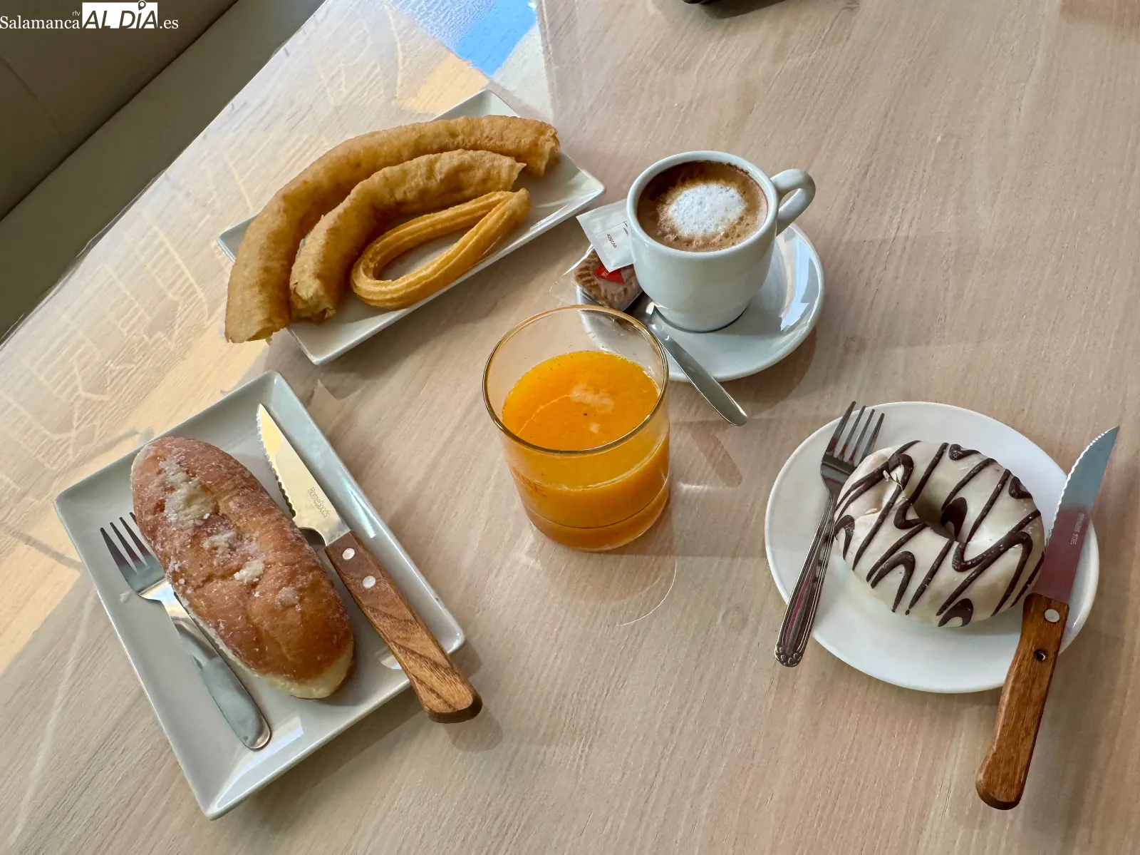 Foto 7 - De los desayunos a la mesa y mantel: Bar El Atril presenta sus sabrosas propuestas