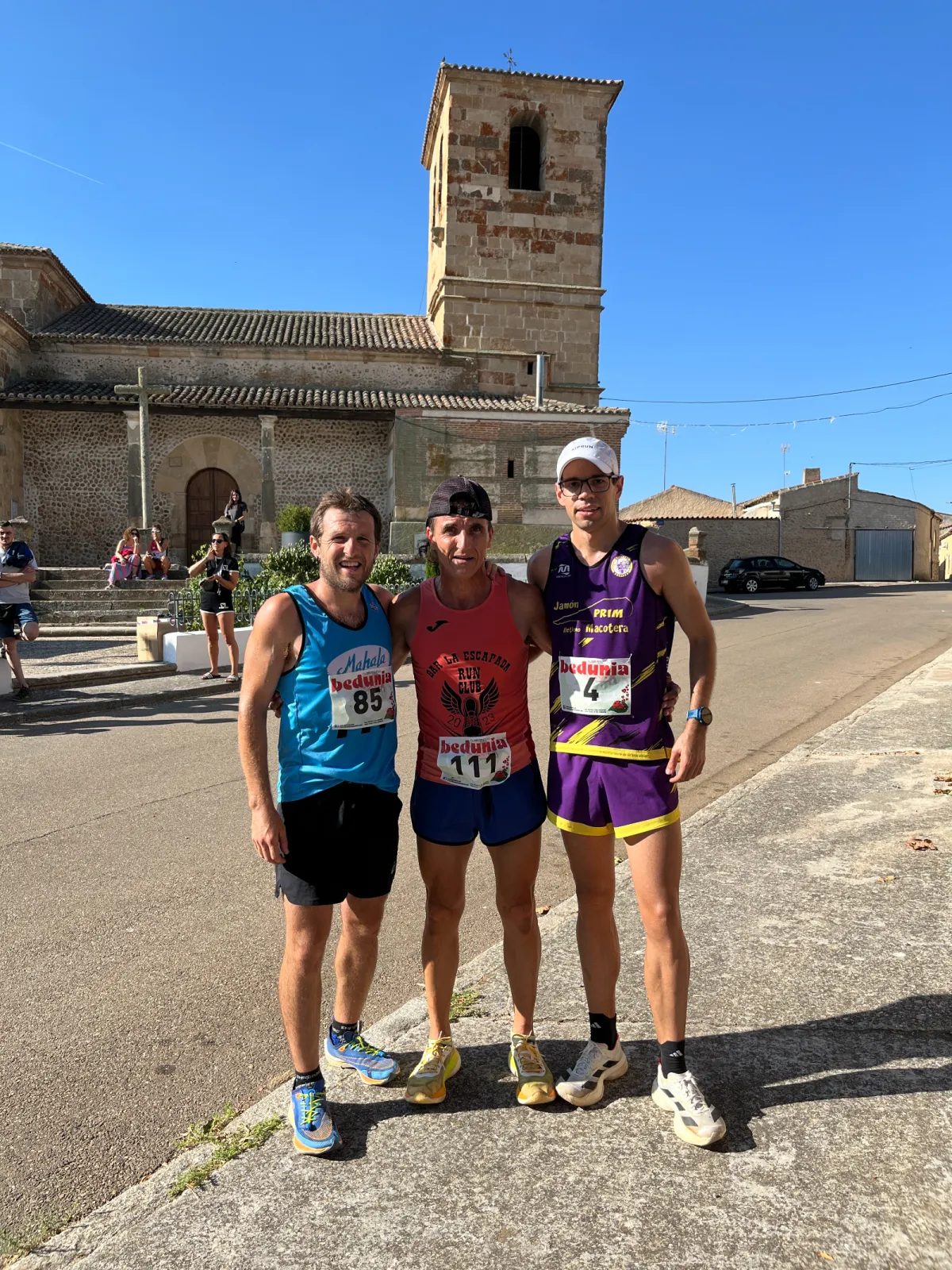Foto 2 - Tom&aacute;s S&aacute;nchez y Esther Cruz ganan el VIII Cross La Rubialada de Parada de Rubiales