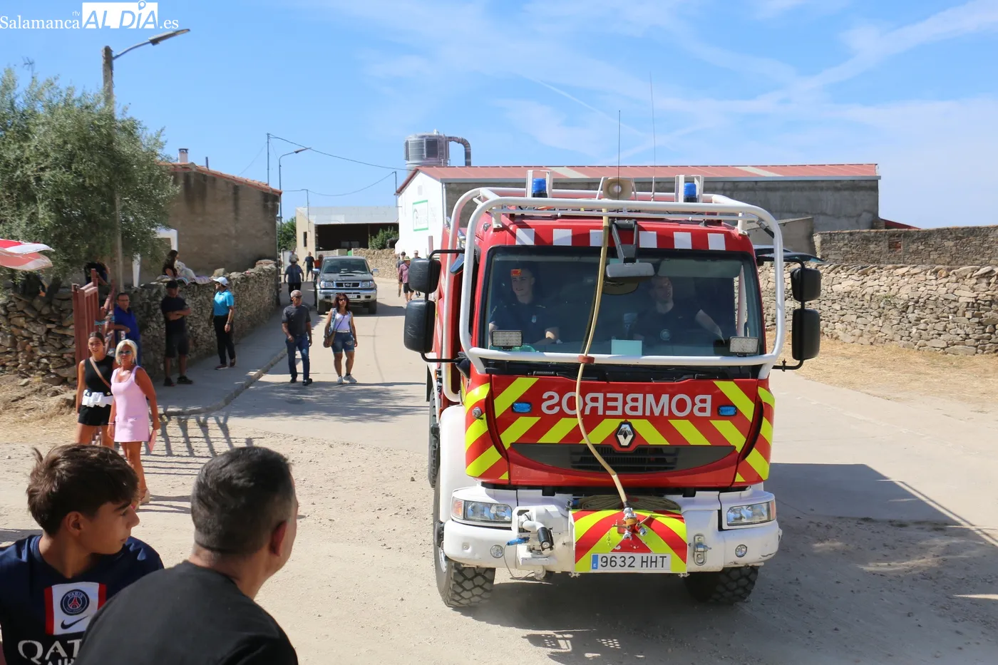 Rápido y emocionante encierro de El Risco en Lumbrales / CORRAL