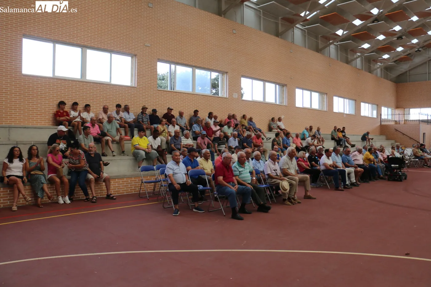 Gran tarde de pelota a mano en Sardón de los Frailes para despedir las fiestas / CORRAL