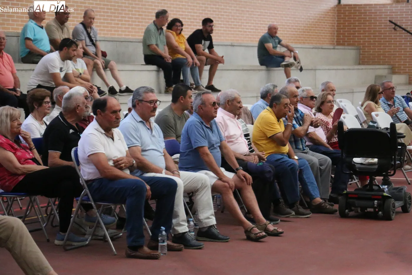 Gran tarde de pelota a mano en Sardón de los Frailes para despedir las fiestas / CORRAL