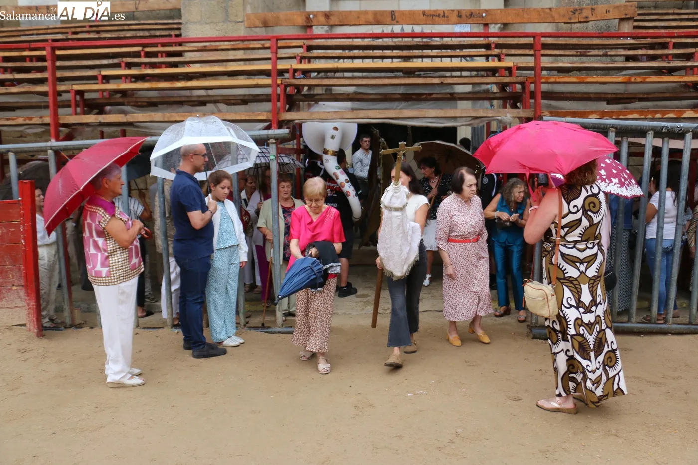 Procesión de San Bartolomé y convite en Aldeadávila de la Ribera / CORRAL