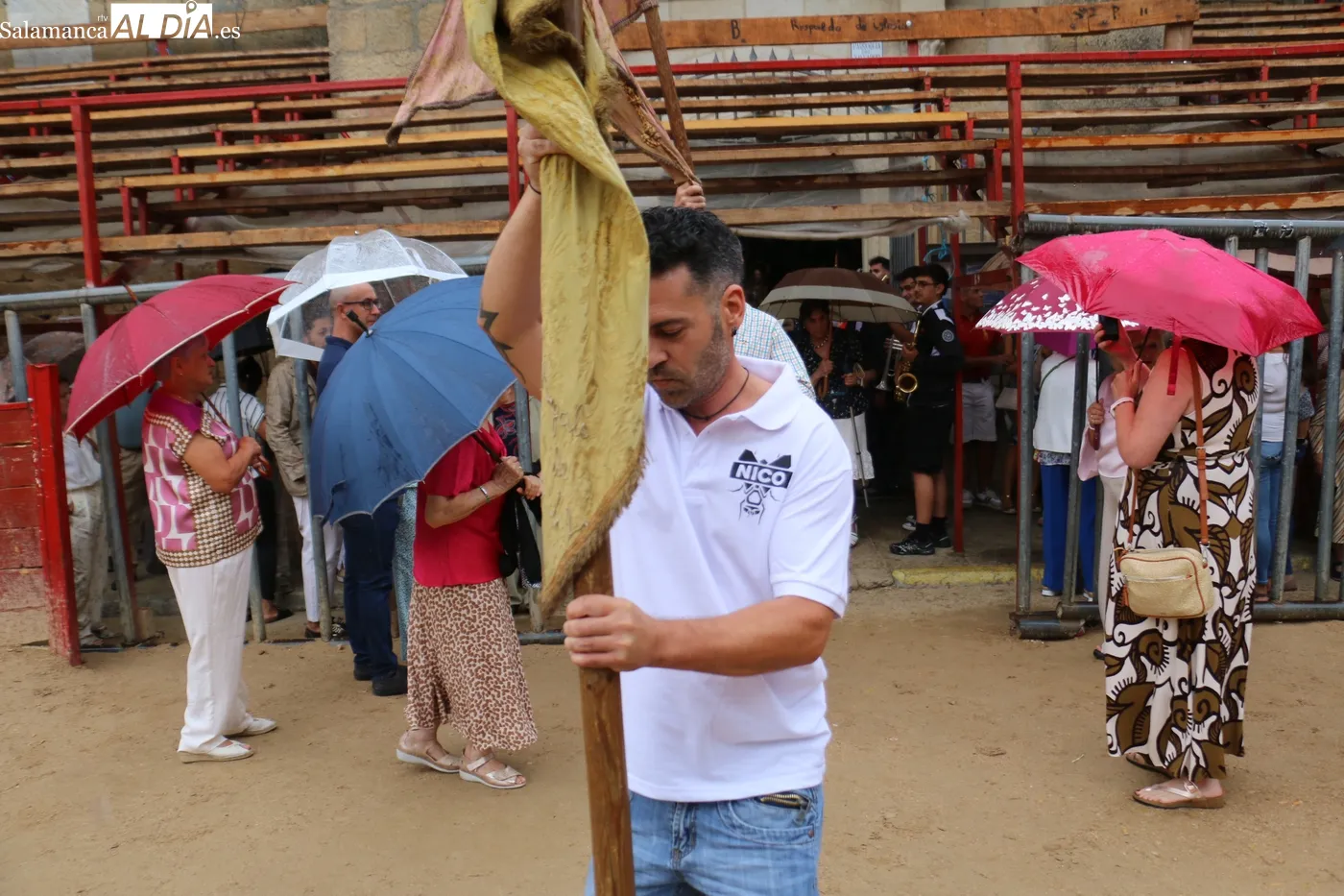 Procesión de San Bartolomé y convite en Aldeadávila de la Ribera / CORRAL