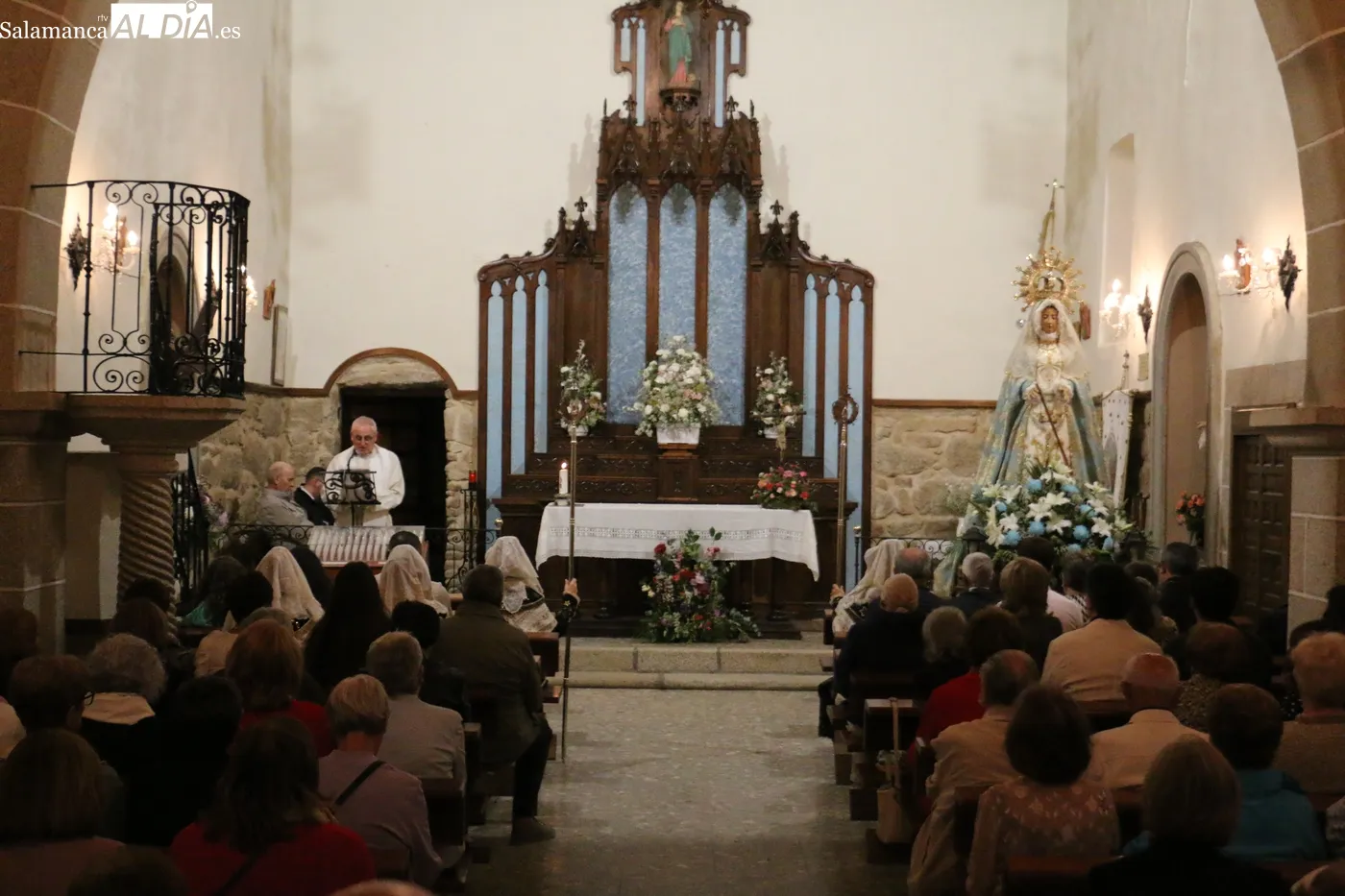 Villavieja de Yeltes homenajea a la Virgen de los Caballeros / CORRAL