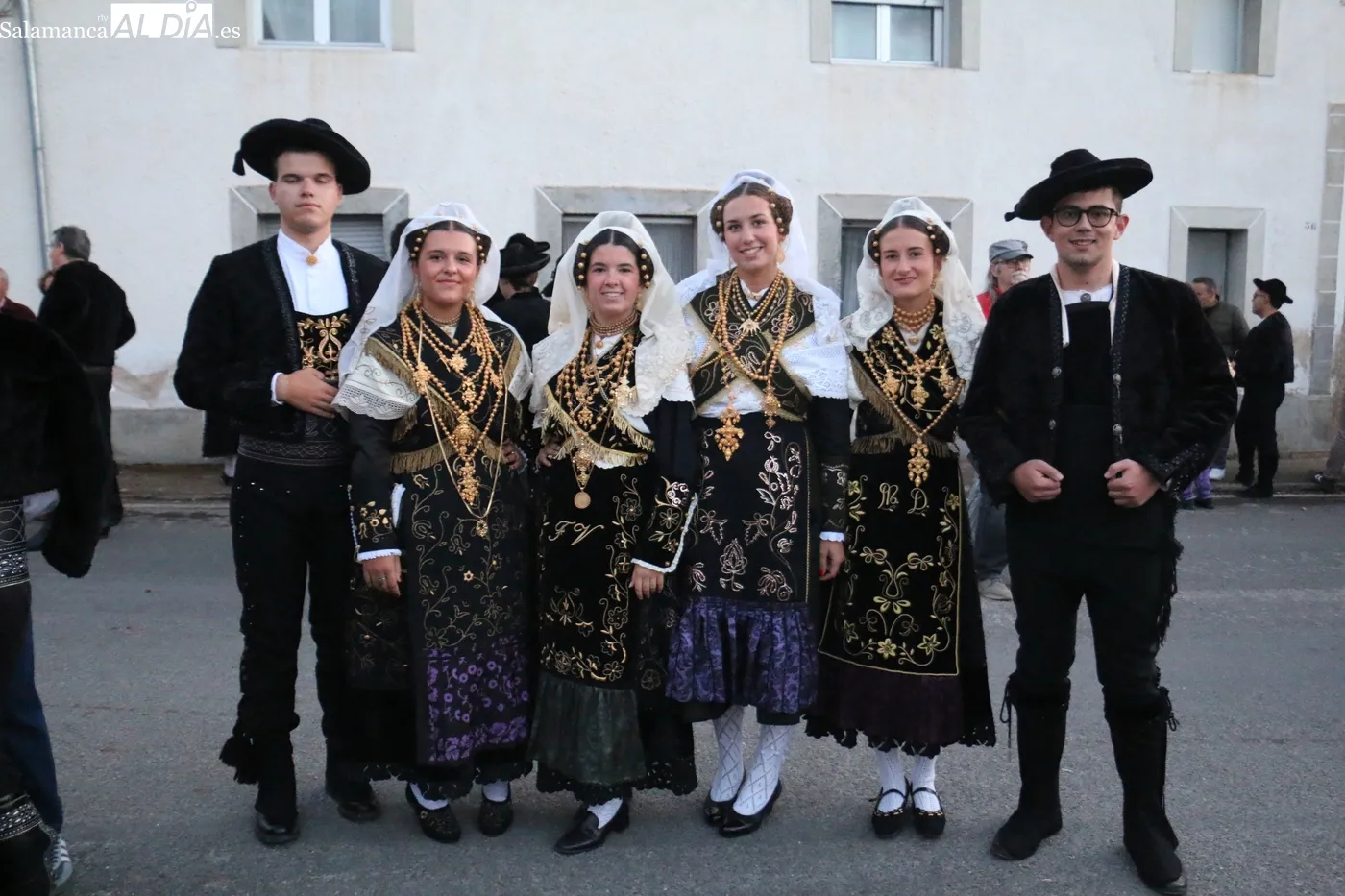 Villavieja de Yeltes homenajea a la Virgen de los Caballeros / CORRAL