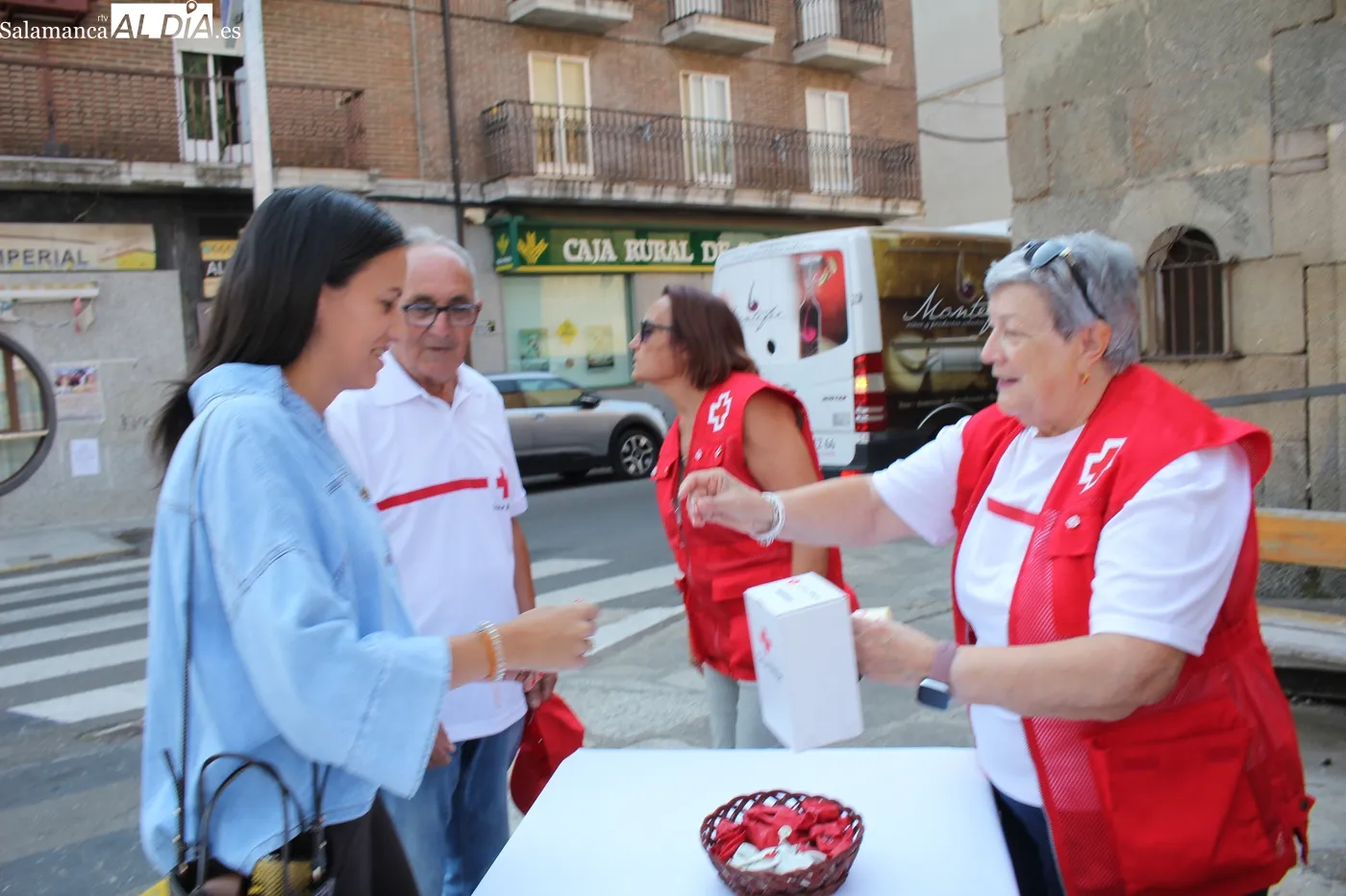 Cruz Roja celebra este jueves el Día de la Banderita en Vitigudino / CORRAL 