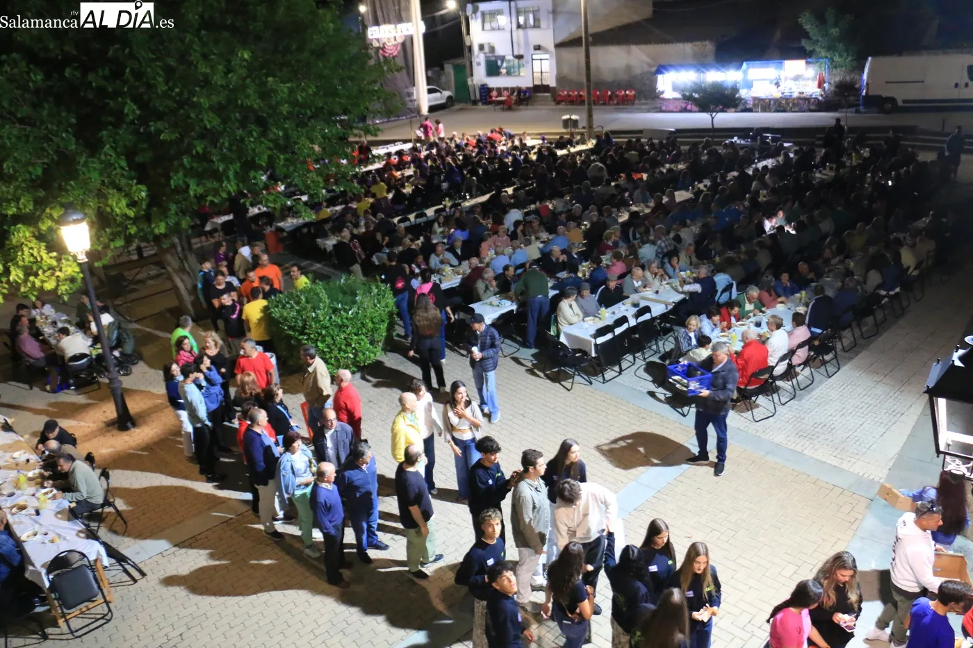 Cena de hermandad en Encinasola de los Comendadores 