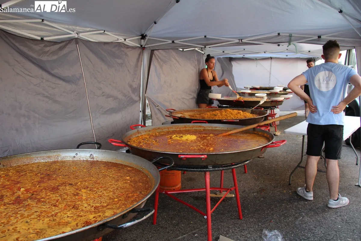 Reparto de 900 raciones de arroz a la zamorana en MAsueco / CORRAL