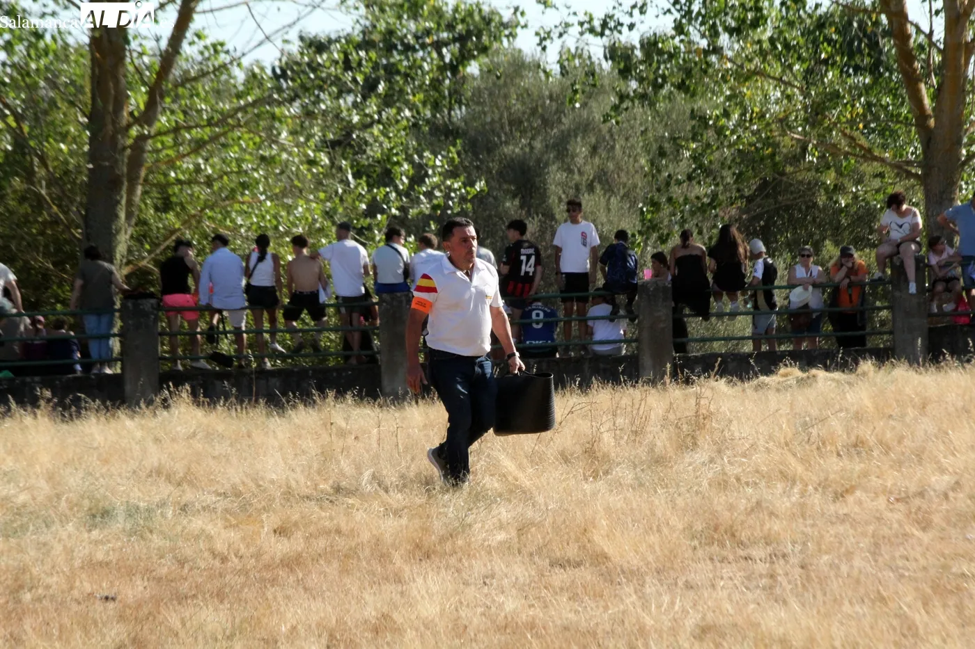 Multitudinario desenjaule en Aldeadávila de la Ribera / CORRAL