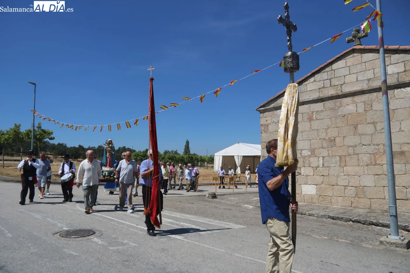 Procesión y subasta del roscón en Cerezal de Peñahorcada / ARIAS