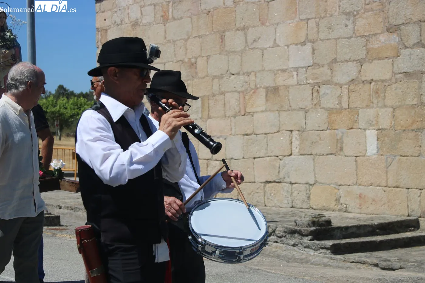 Procesión y subasta del roscón en Cerezal de Peñahorcada / ARIAS