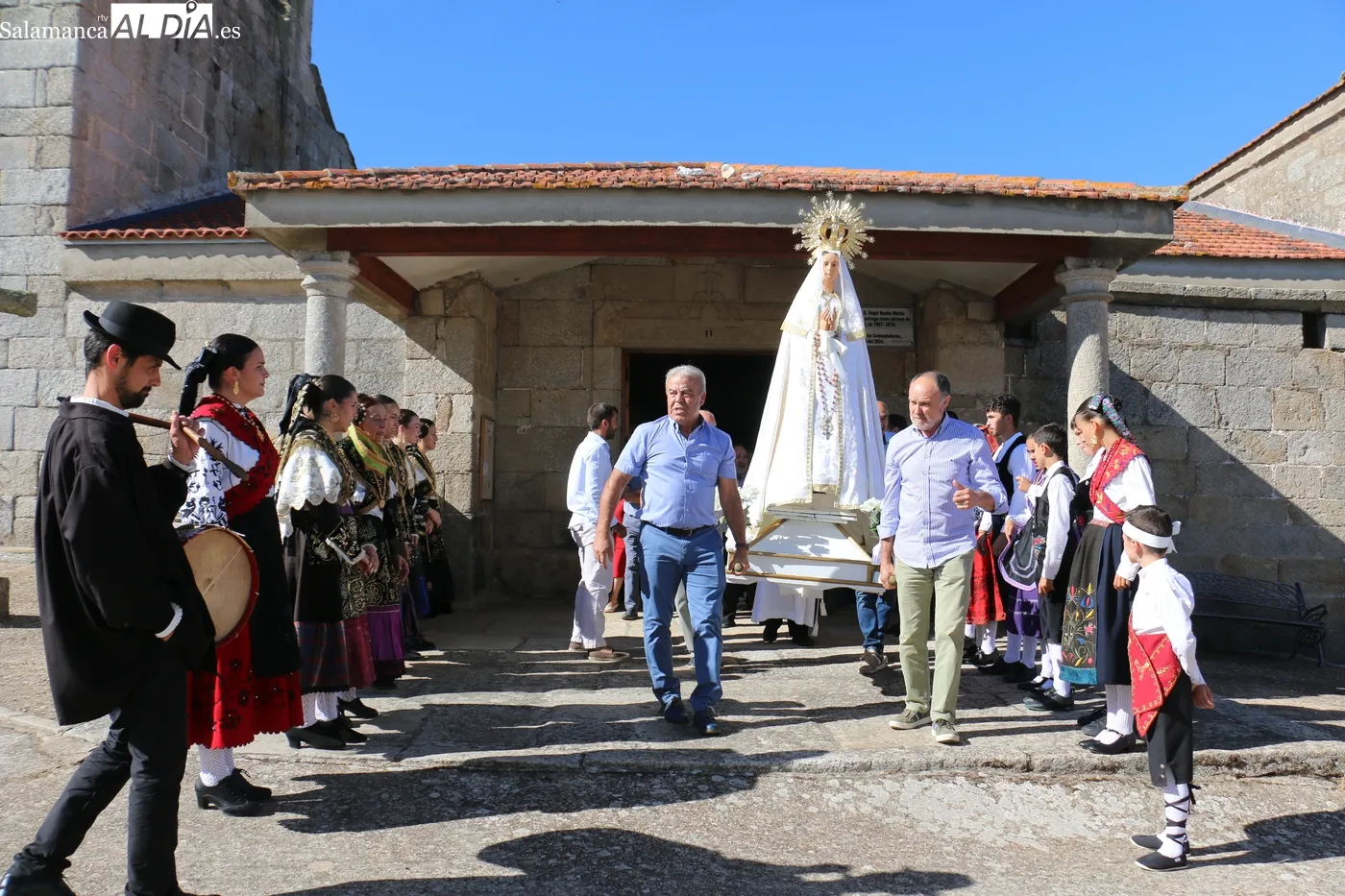 Fiesta de las Madrinas en Encinasola de los Comendadores / CORRAL
