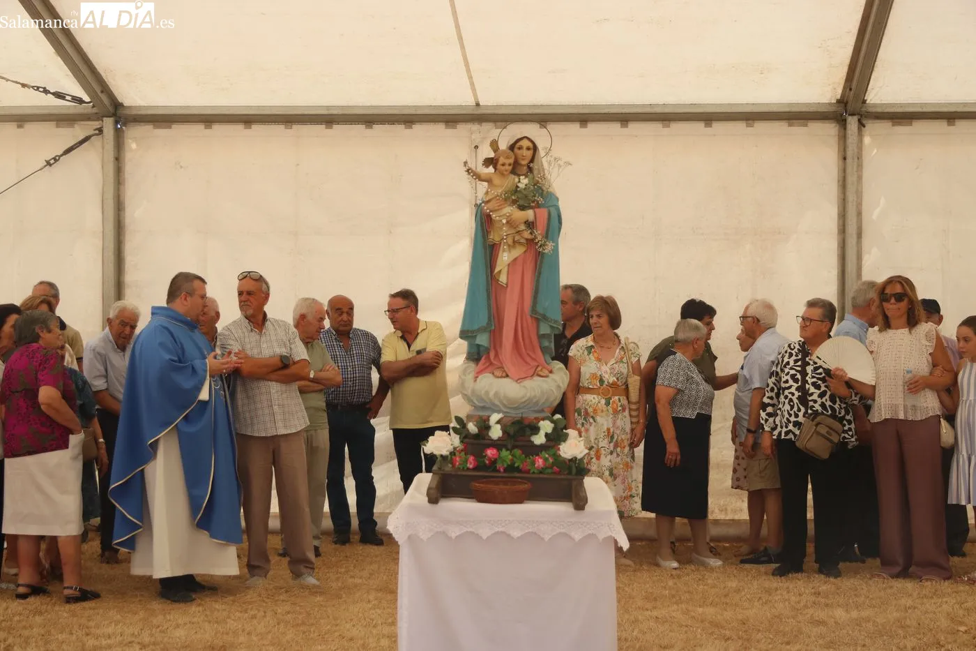 Procesión y subasta del roscón en Cerezal de Peñahorcada / ARIAS