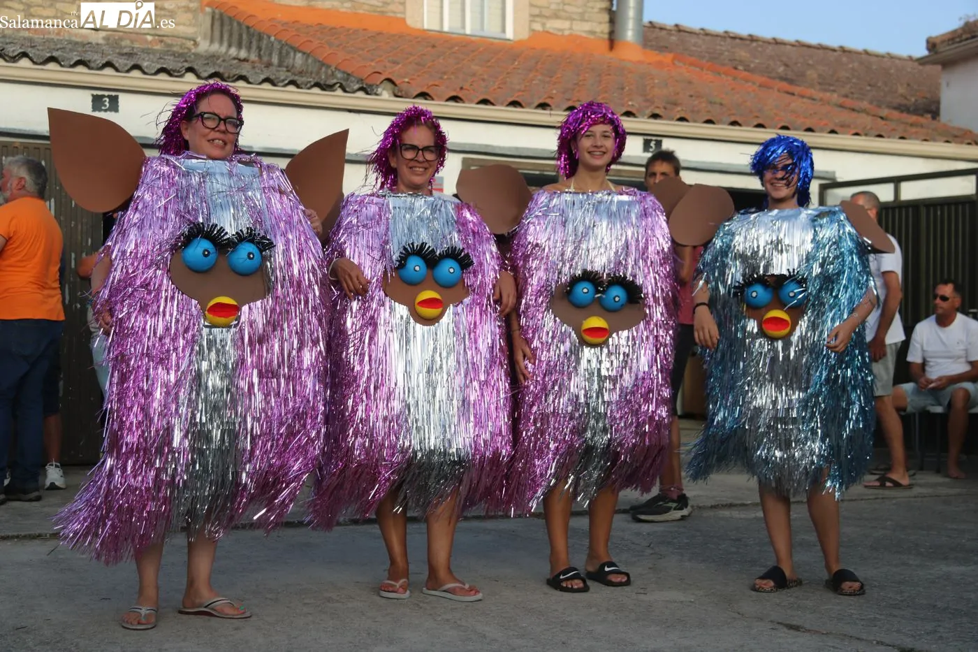 Fiesta de disfraces de las fiestas de Almendra / ARIAS