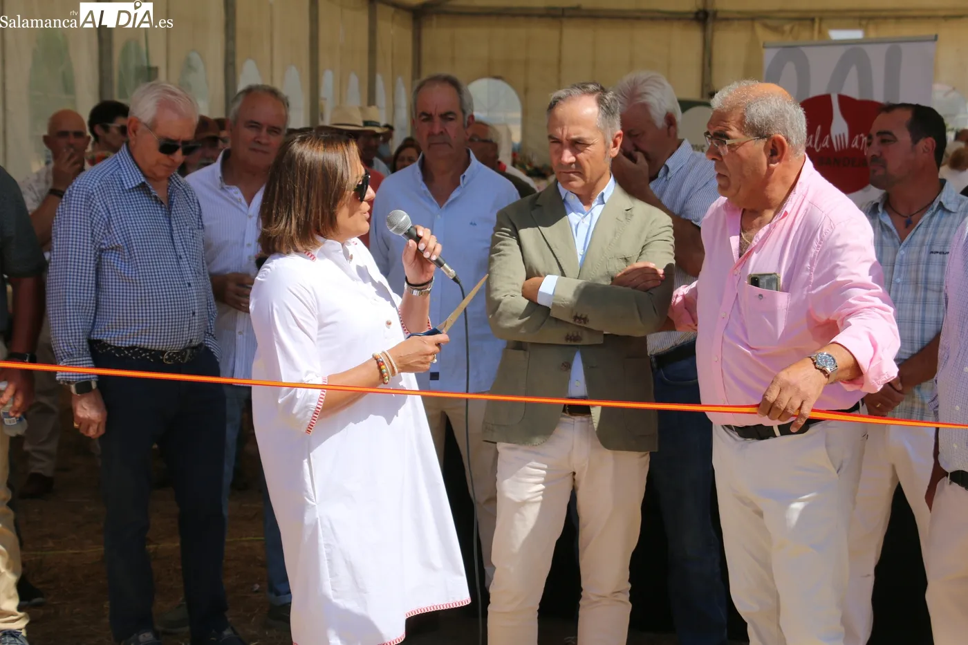 La feria de Peralejos de Abajo ha servido para reivindicar el medio rural / CORRAL