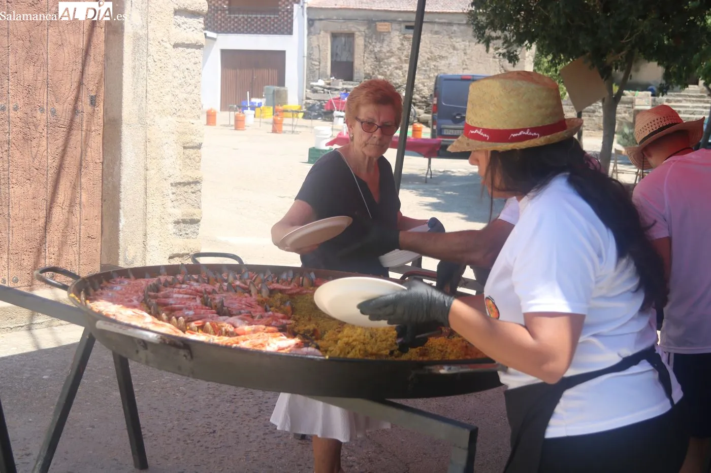 Paellada popular de las fiestas estivales de Monleras / ARIAS