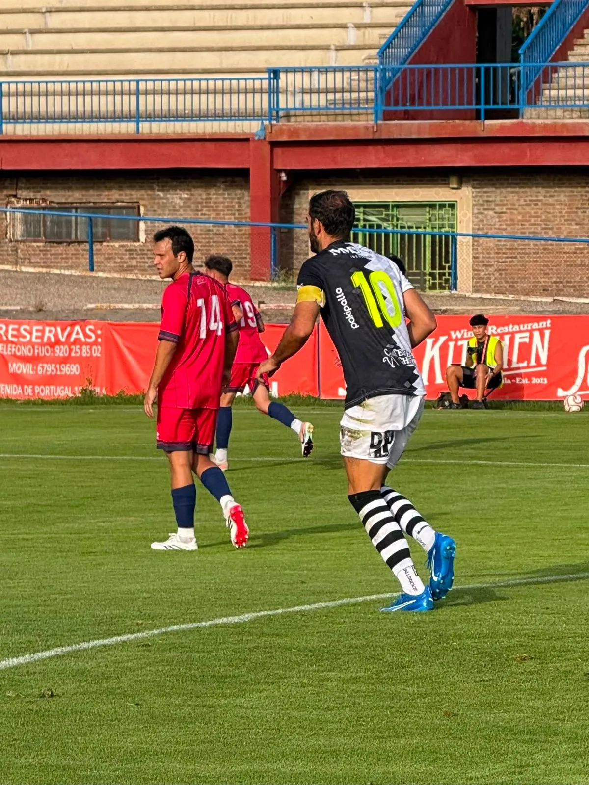 Foto 2 - Unionistas cae ante el Real &Aacute;vila en su tercer partido de pretemporada (2-0)