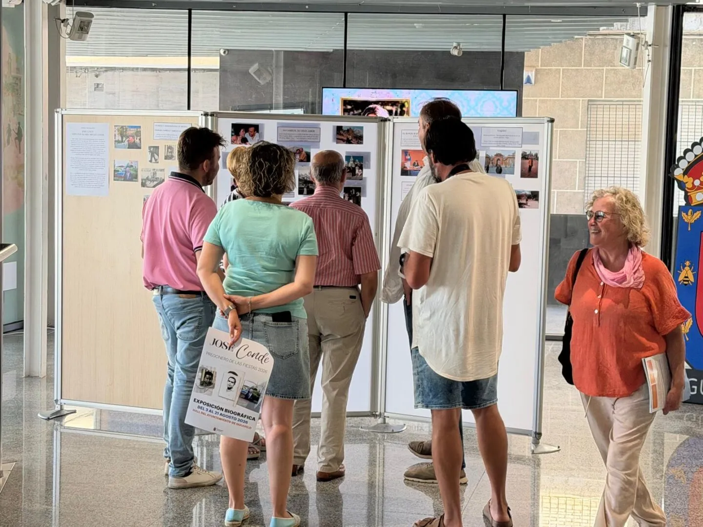 Foto 3 - Guijuelo acoge una exposici&oacute;n fotogr&aacute;fica sobre la vida de su pregonero Jos&eacute; Conde
