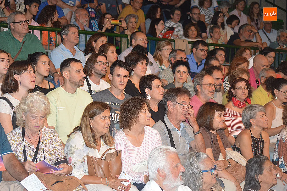 Foto 14 - Los premios y &lsquo;La tierra de Alvargonz&aacute;lez&rsquo; cierran la tarde teatral