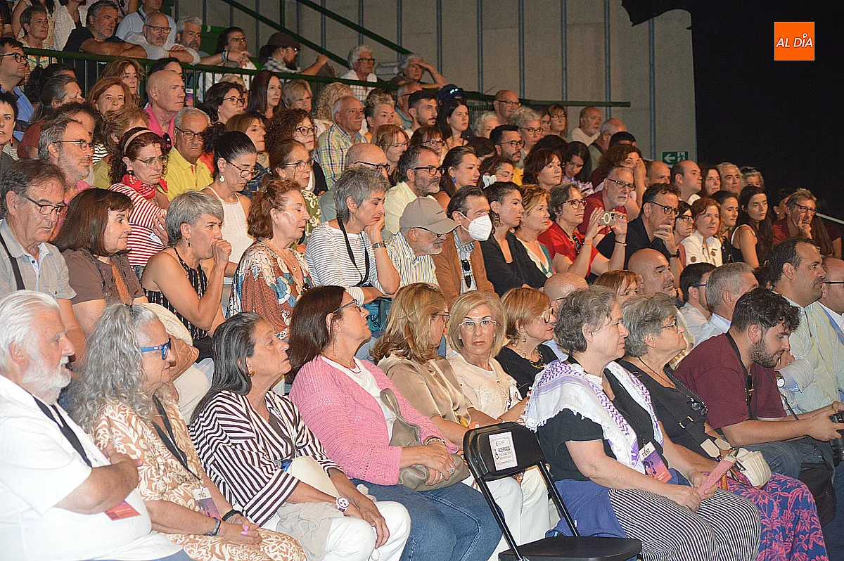 Foto 18 - Los premios y &lsquo;La tierra de Alvargonz&aacute;lez&rsquo; cierran la tarde teatral