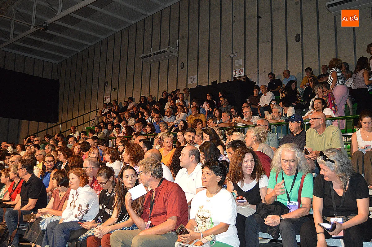 Foto 3 - Los premios y &lsquo;La tierra de Alvargonz&aacute;lez&rsquo; cierran la tarde teatral