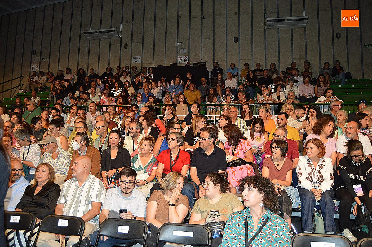 Foto 2 - Los premios y &lsquo;La tierra de Alvargonz&aacute;lez&rsquo; cierran la tarde teatral
