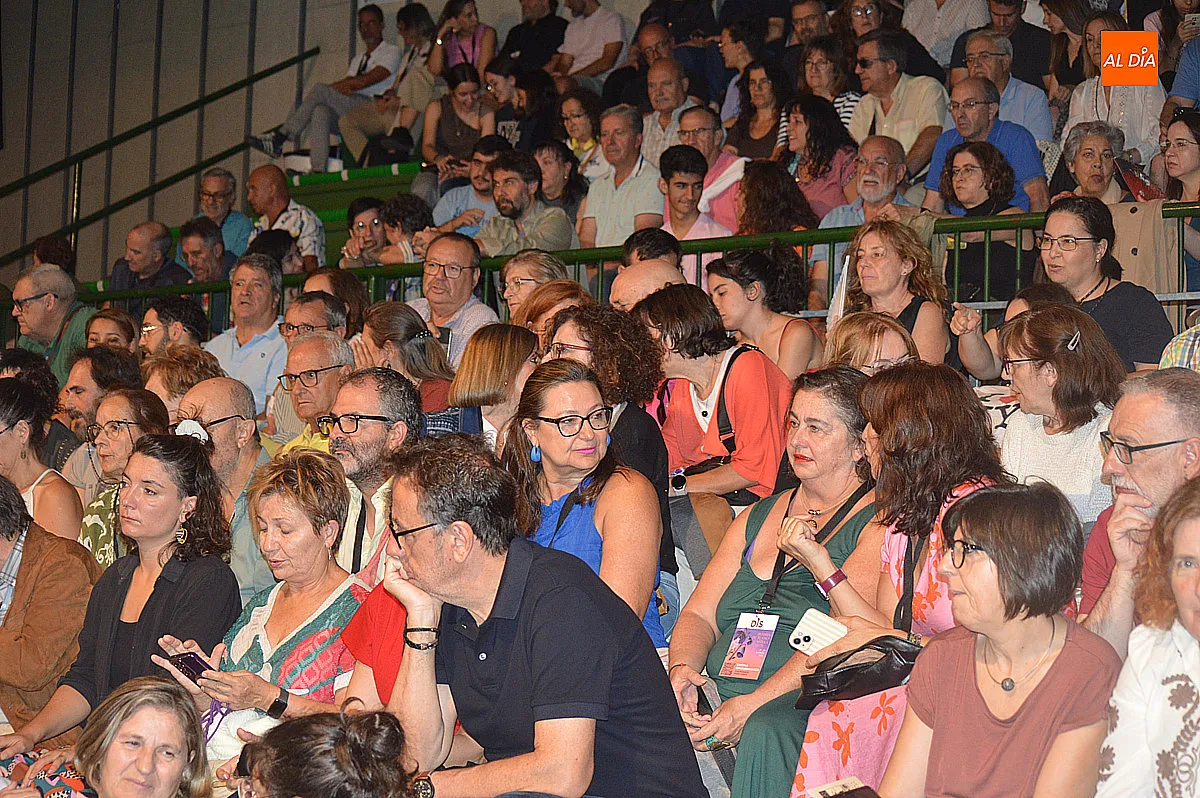 Foto 8 - Los premios y &lsquo;La tierra de Alvargonz&aacute;lez&rsquo; cierran la tarde teatral