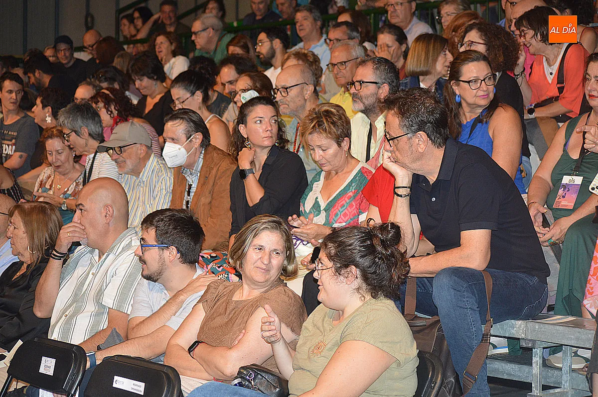 Foto 9 - Los premios y &lsquo;La tierra de Alvargonz&aacute;lez&rsquo; cierran la tarde teatral