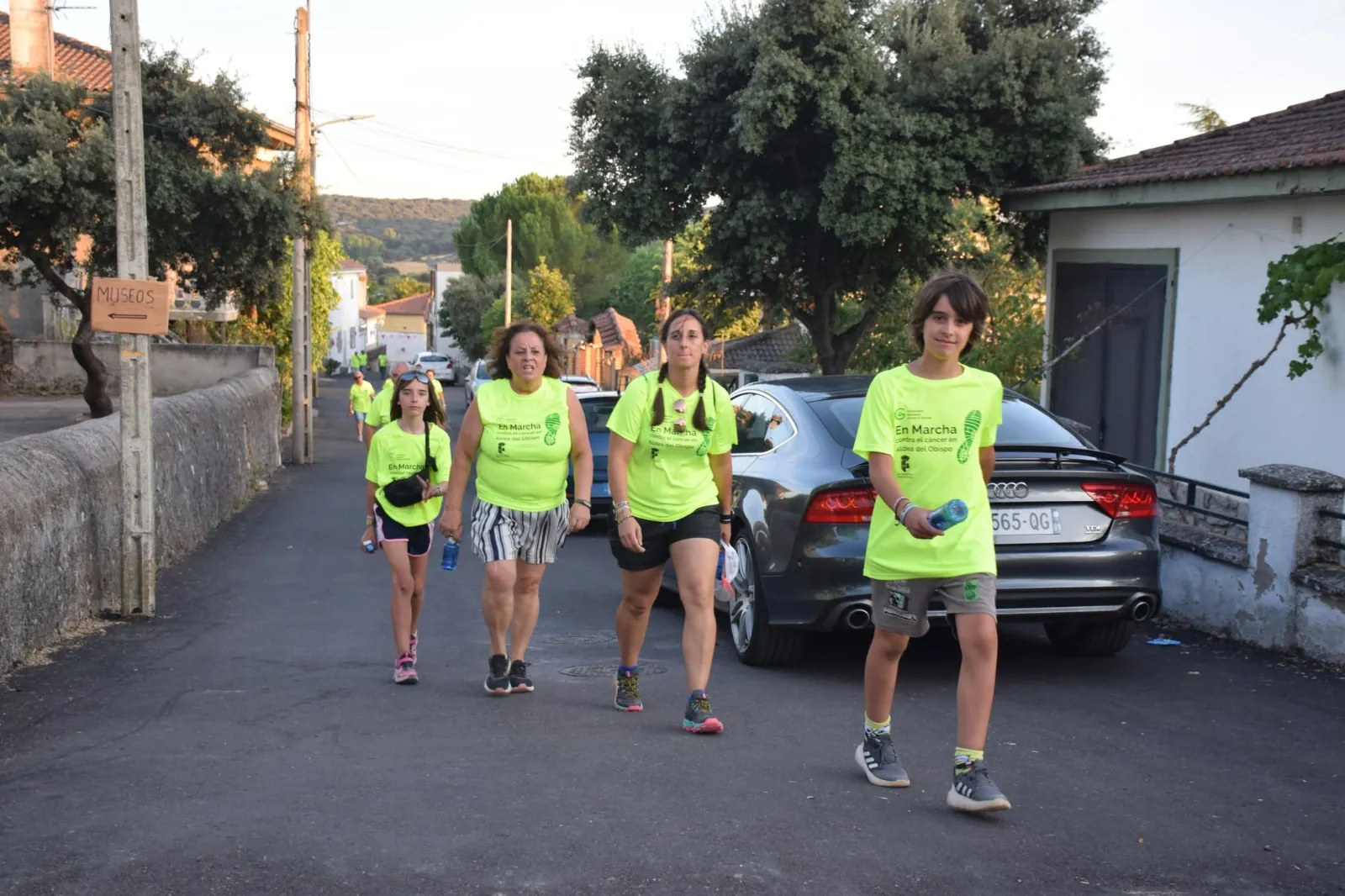 Foto 11 - La Raya se vuelca contra el c&aacute;ncer: 1.100 personas disfrutaron de la marcha de Aldea del Obispo 