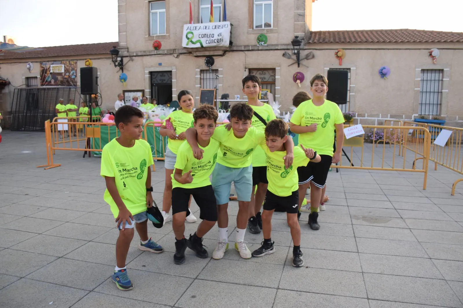Foto 4 - La Raya se vuelca contra el c&aacute;ncer: 1.100 personas disfrutaron de la marcha de Aldea del Obispo 