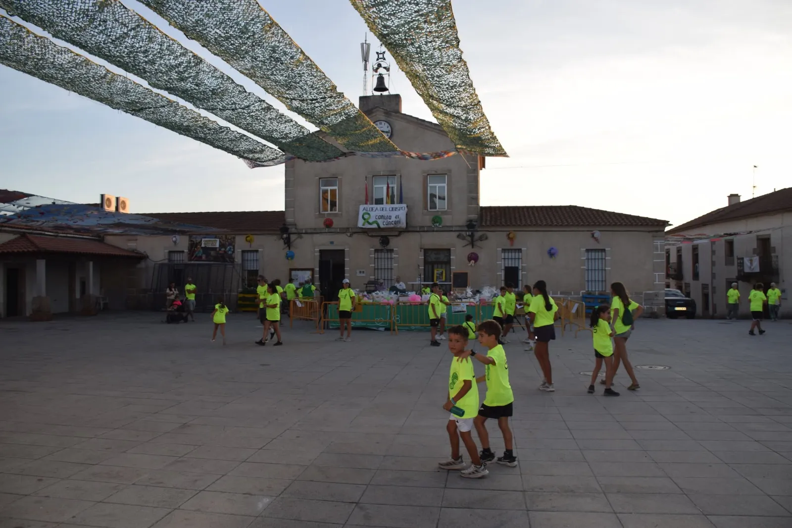 Foto 3 - La Raya se vuelca contra el c&aacute;ncer: 1.100 personas disfrutaron de la marcha de Aldea del Obispo 