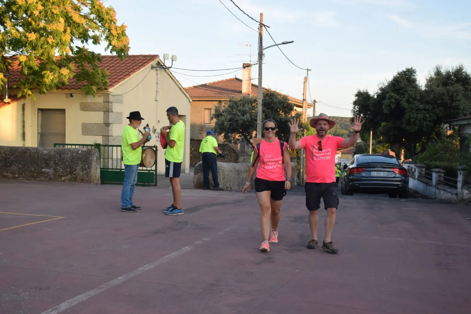 Foto 7 - La Raya se vuelca contra el c&aacute;ncer: 1.100 personas disfrutaron de la marcha de Aldea del Obispo 