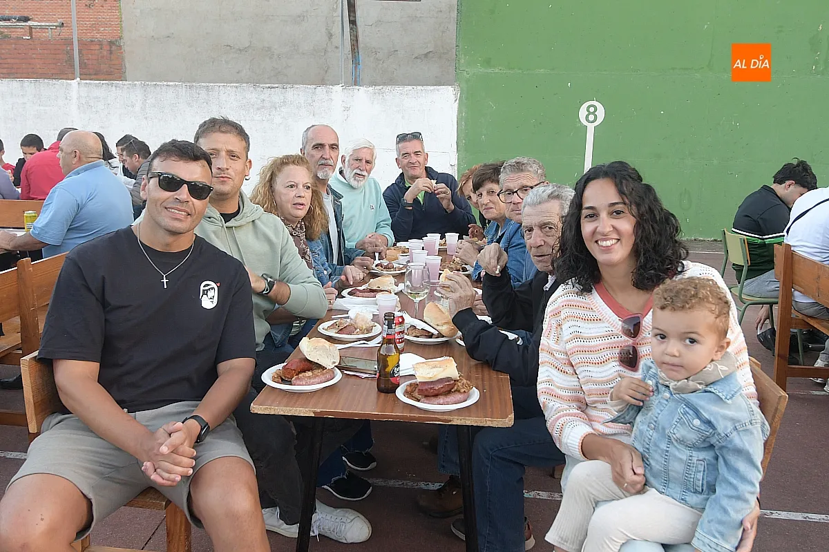 Parrillada popular en Tenebrón