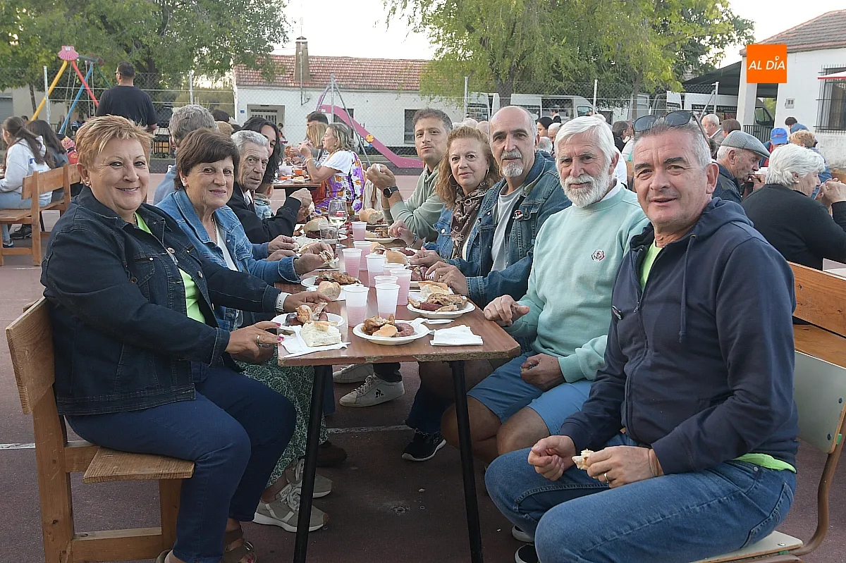 Parrillada popular en Tenebrón