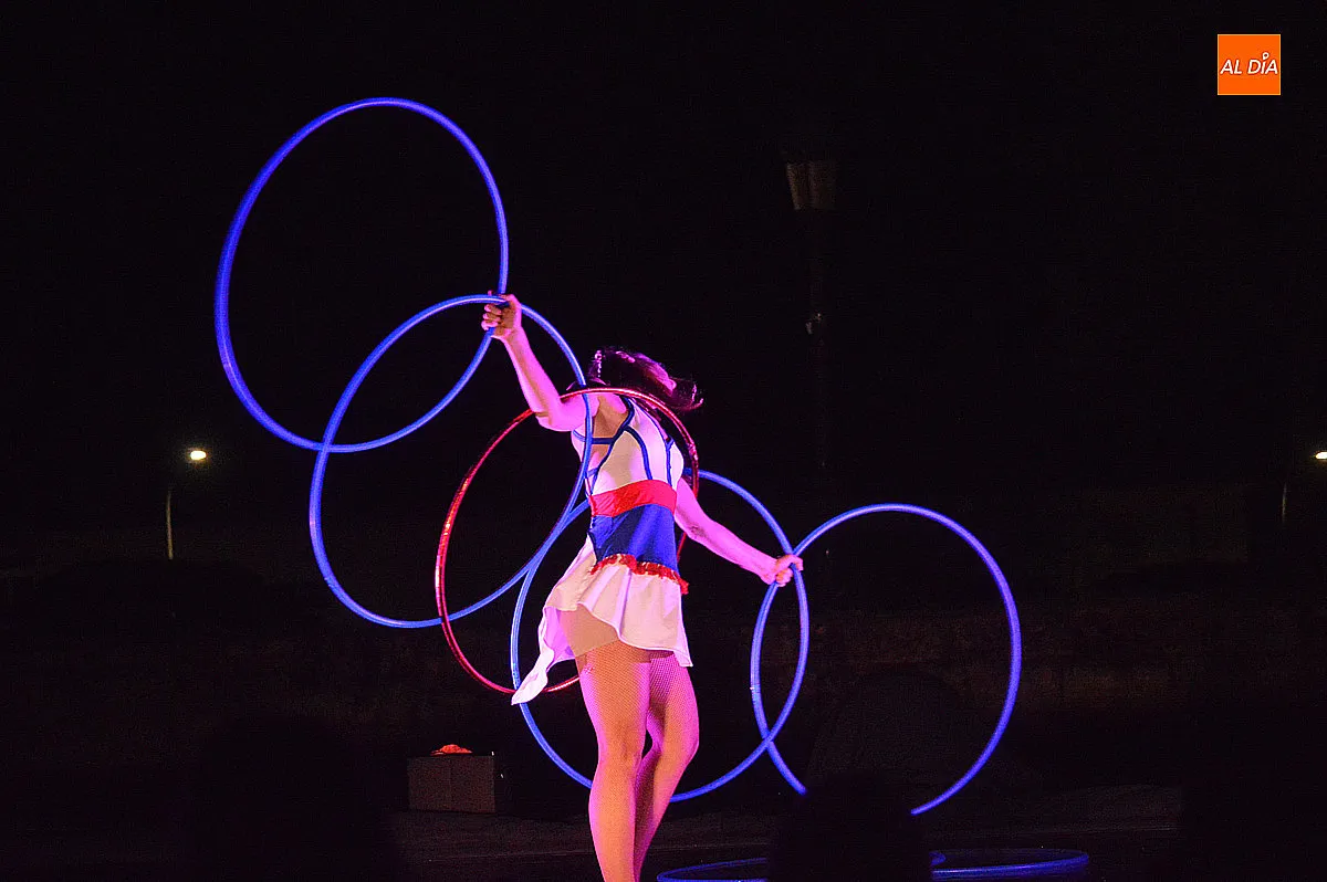 Foto 14 - El circo y el humor toman la noche del pen&uacute;ltimo d&iacute;a de la Feria