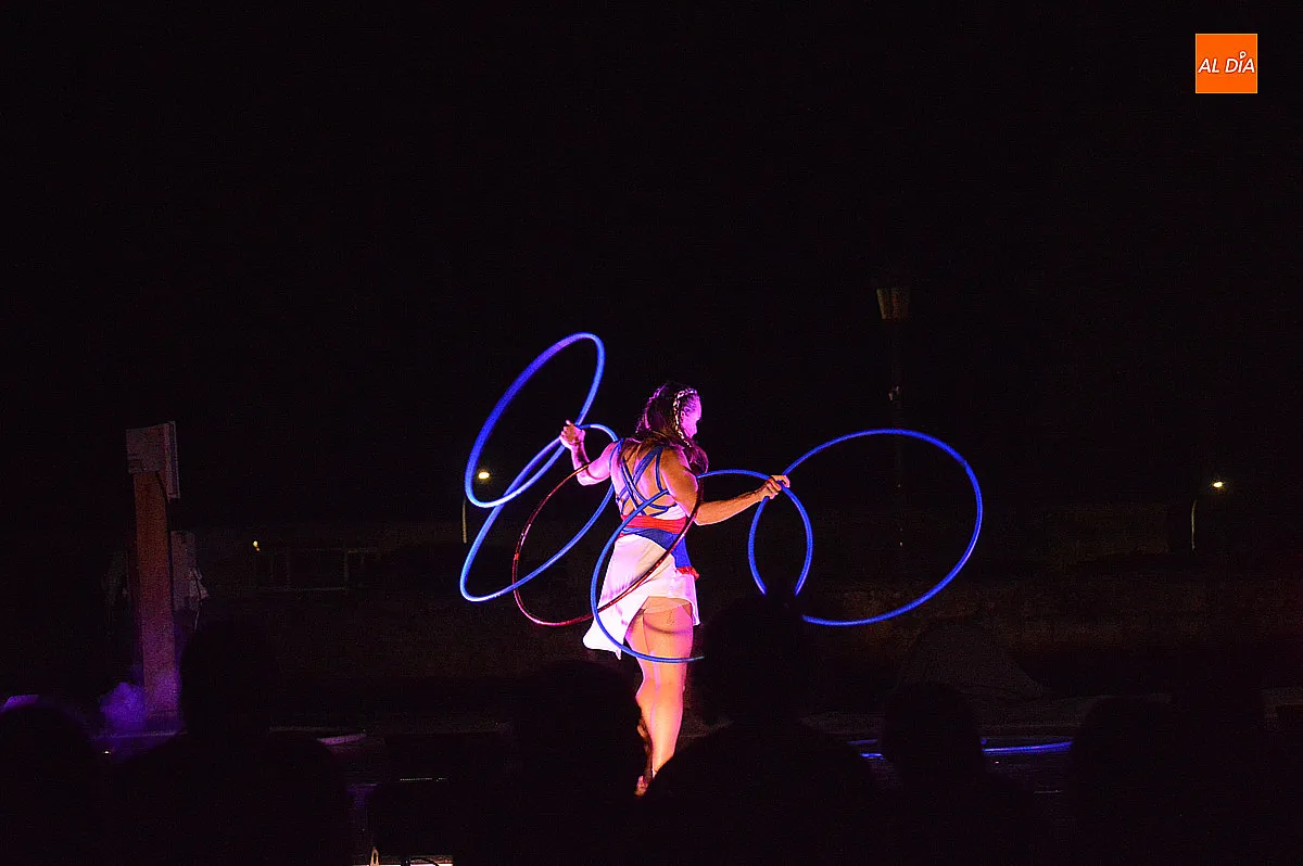Foto 16 - El circo y el humor toman la noche del pen&uacute;ltimo d&iacute;a de la Feria