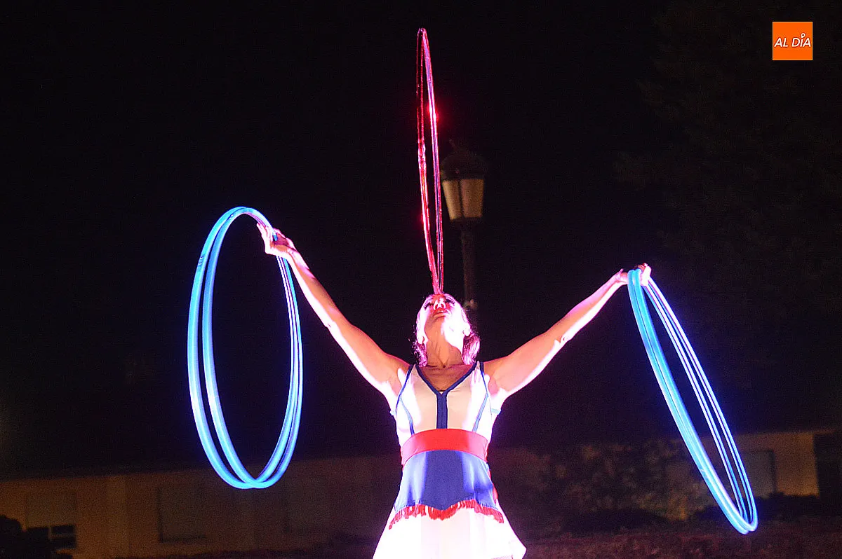 Foto 7 - El circo y el humor toman la noche del pen&uacute;ltimo d&iacute;a de la Feria