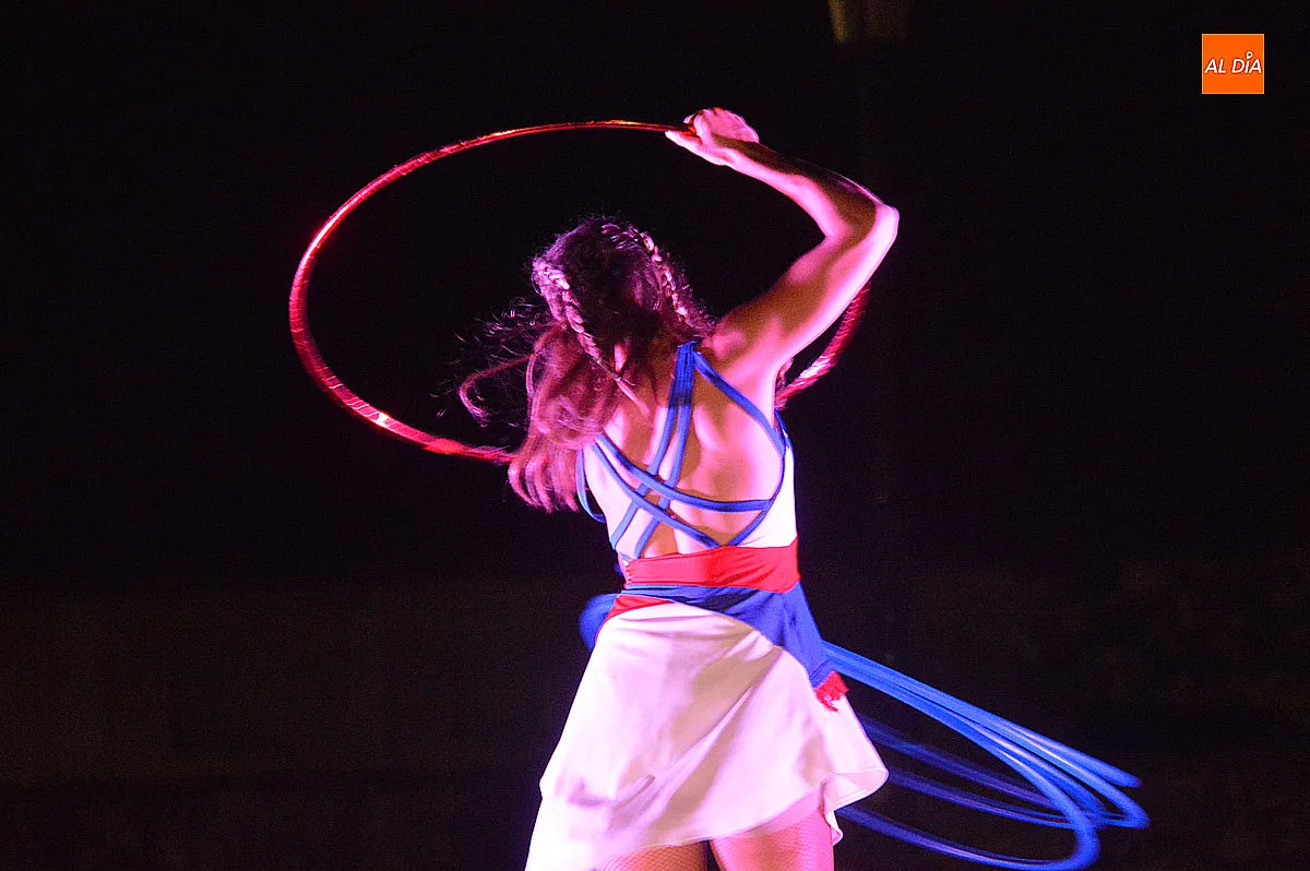 Foto 9 - El circo y el humor toman la noche del pen&uacute;ltimo d&iacute;a de la Feria