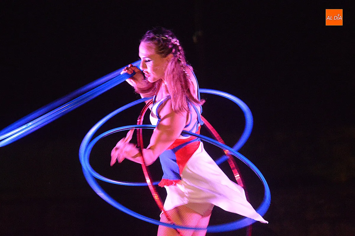Foto 10 - El circo y el humor toman la noche del pen&uacute;ltimo d&iacute;a de la Feria